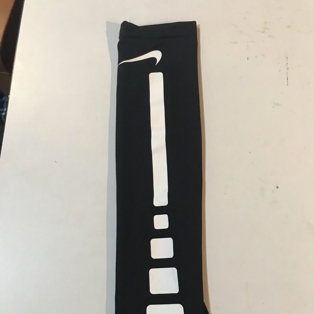 Nike Basketball Arm Compression Sleeve